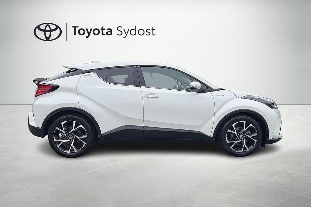 Vehicle Image 12