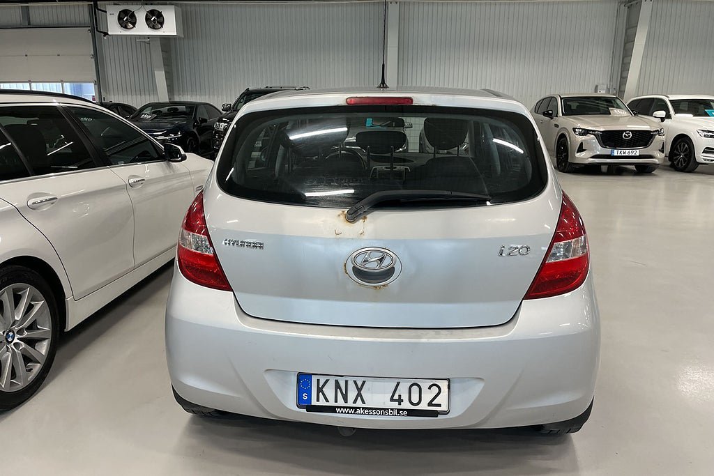 Vehicle Image 6