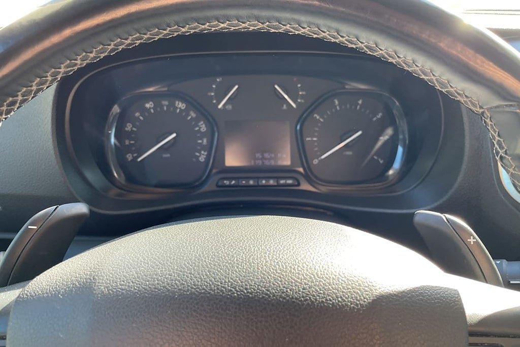 Vehicle Image 15