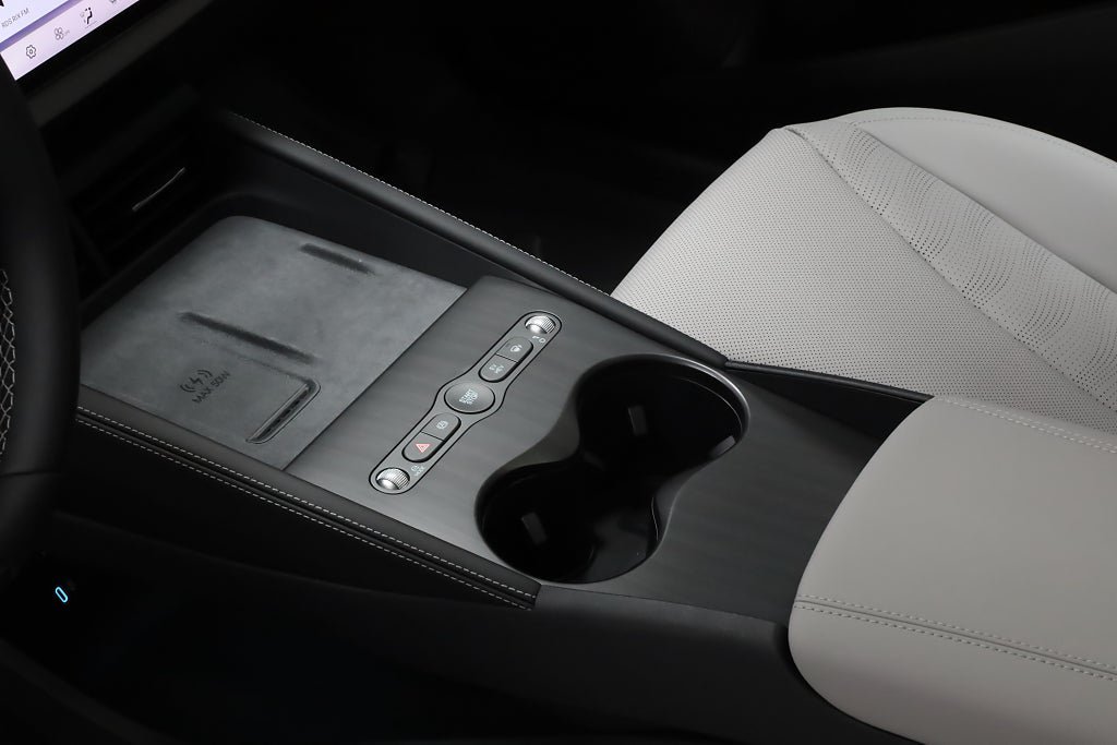 Vehicle Image 17