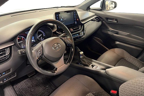 Vehicle Image 12