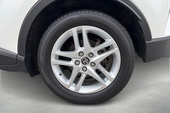 Vehicle Image 16