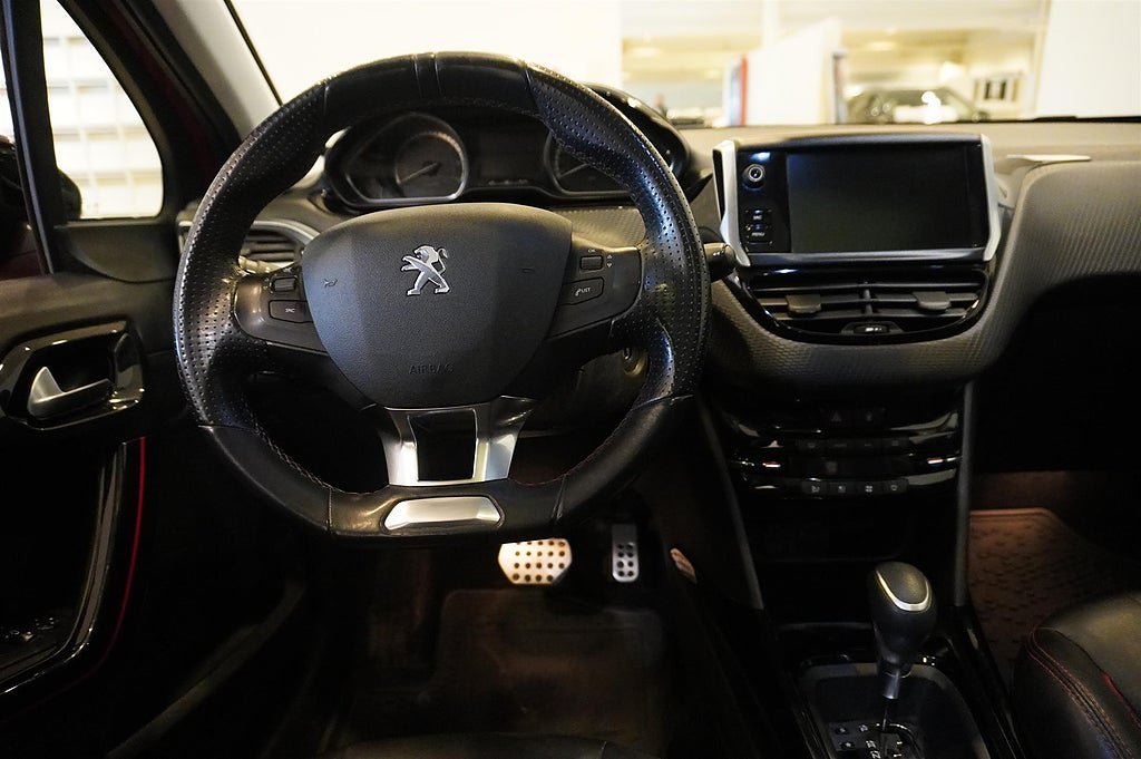 Vehicle Image 12