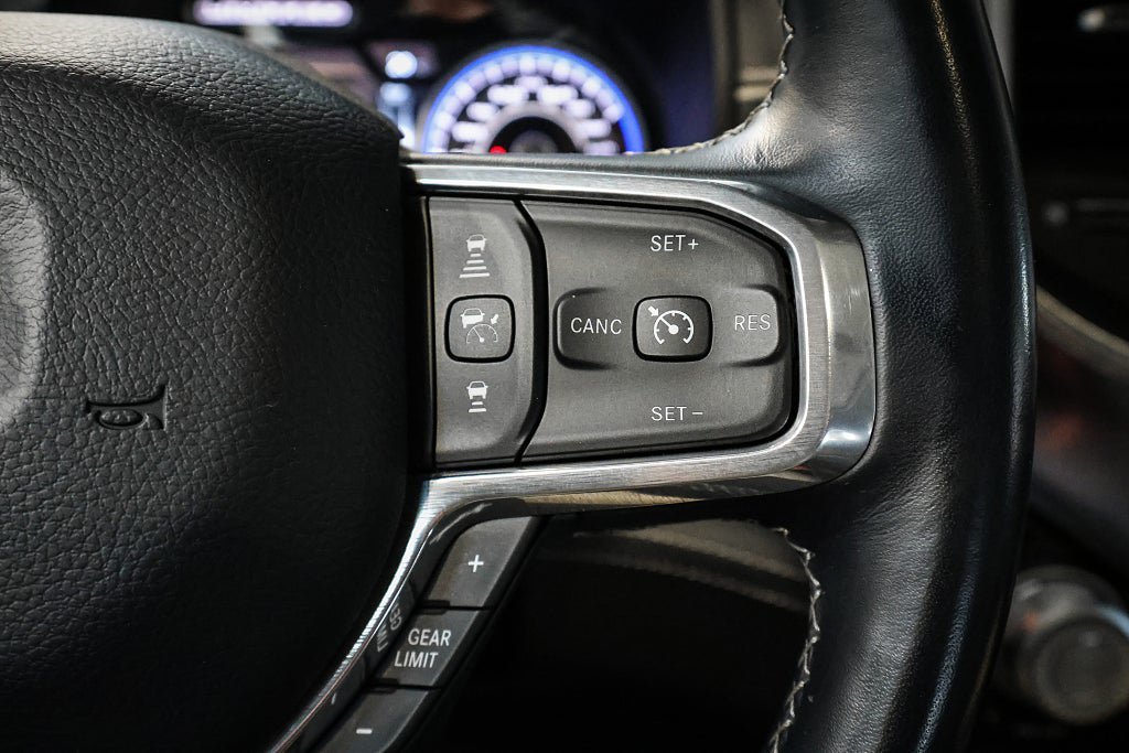 Vehicle Image 38