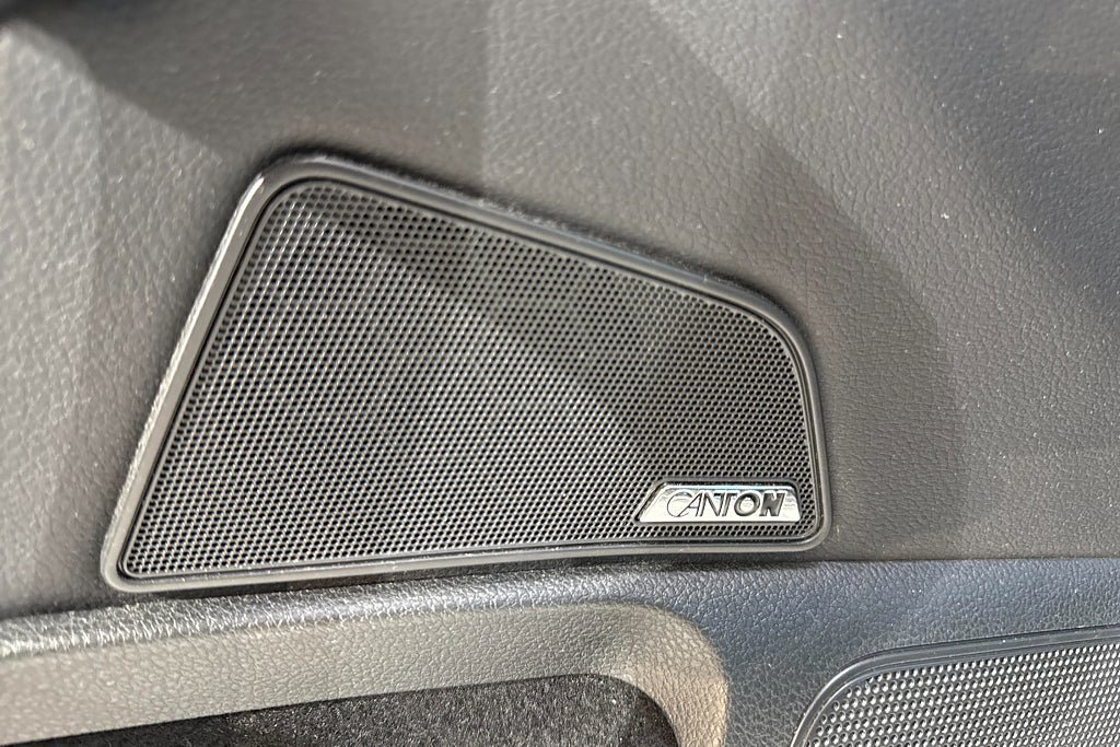 Vehicle Image 23