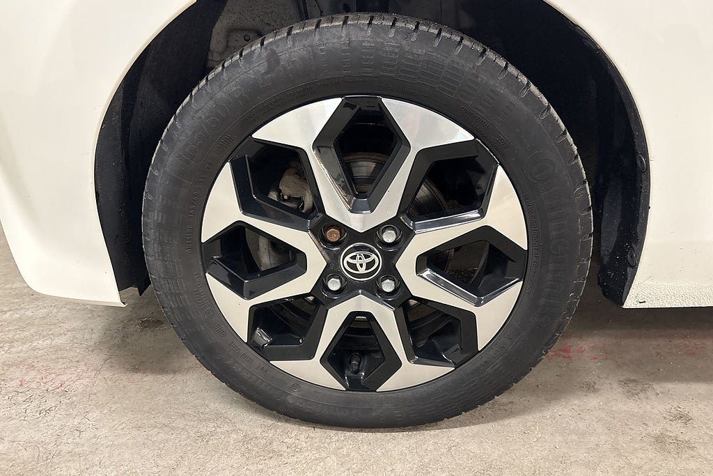 Vehicle Image 17