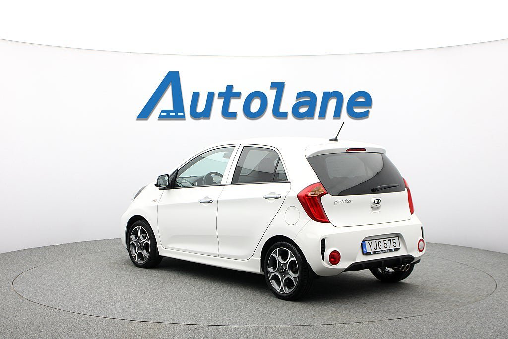 Vehicle Image 6