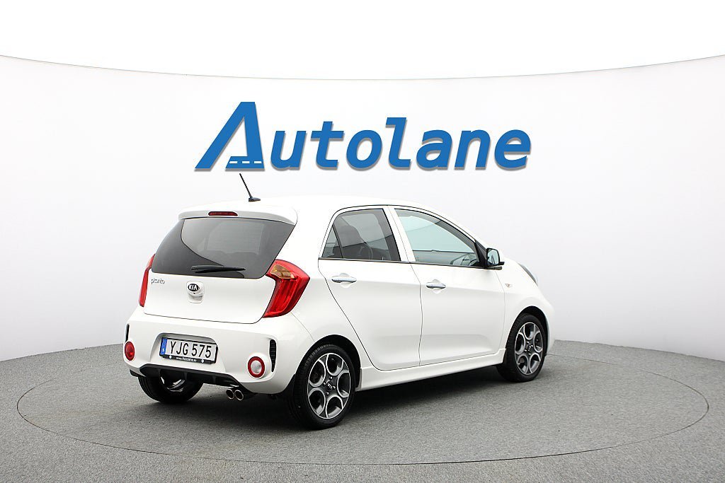 Vehicle Image 8