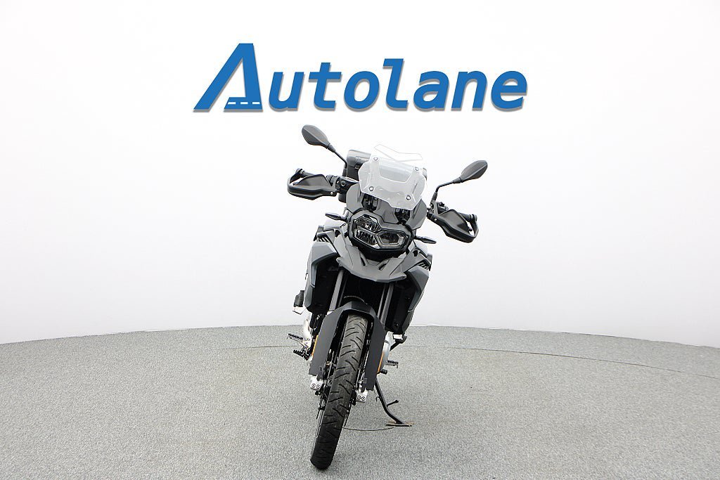Vehicle Image 7