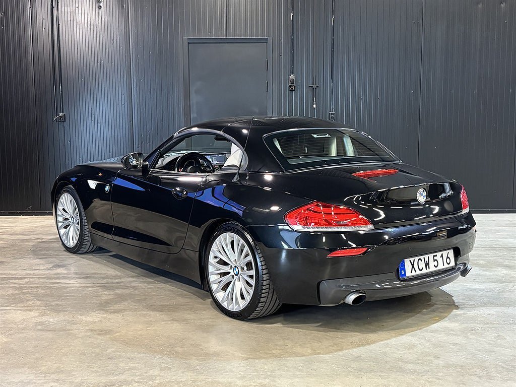 Vehicle Image 22
