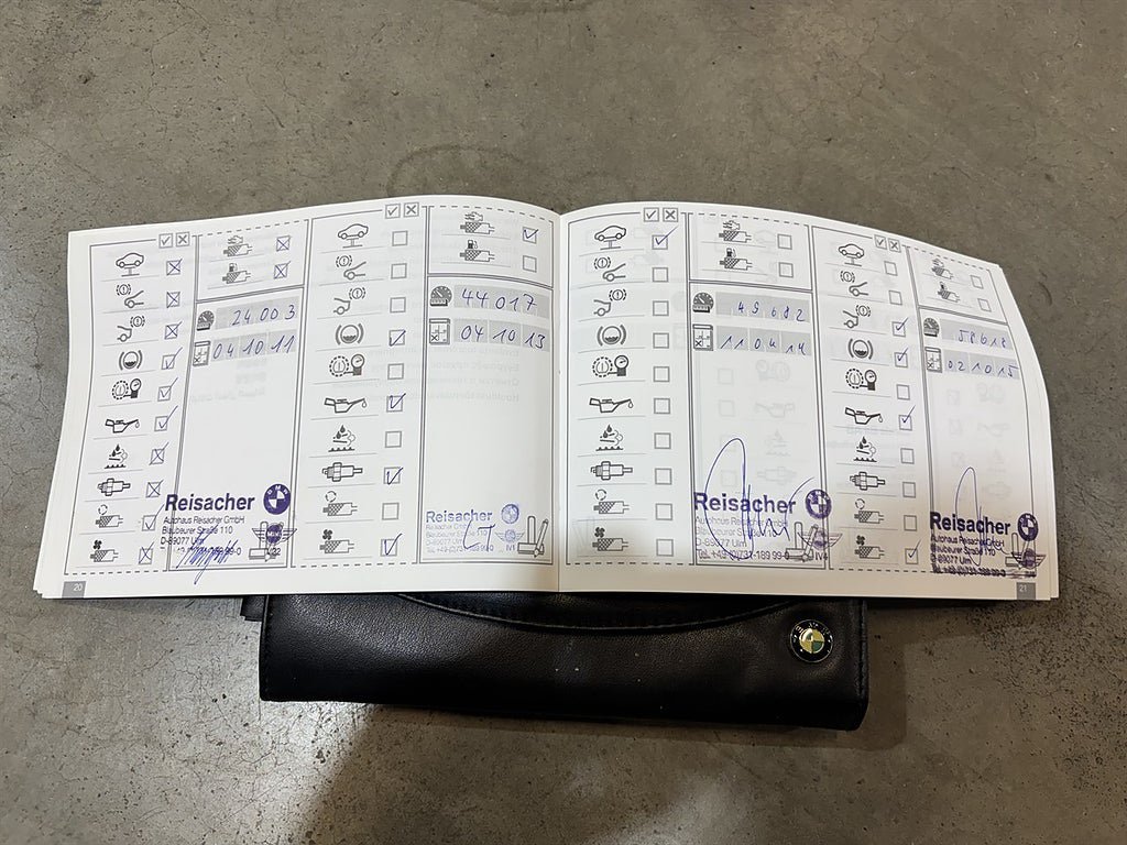 Vehicle Image 25