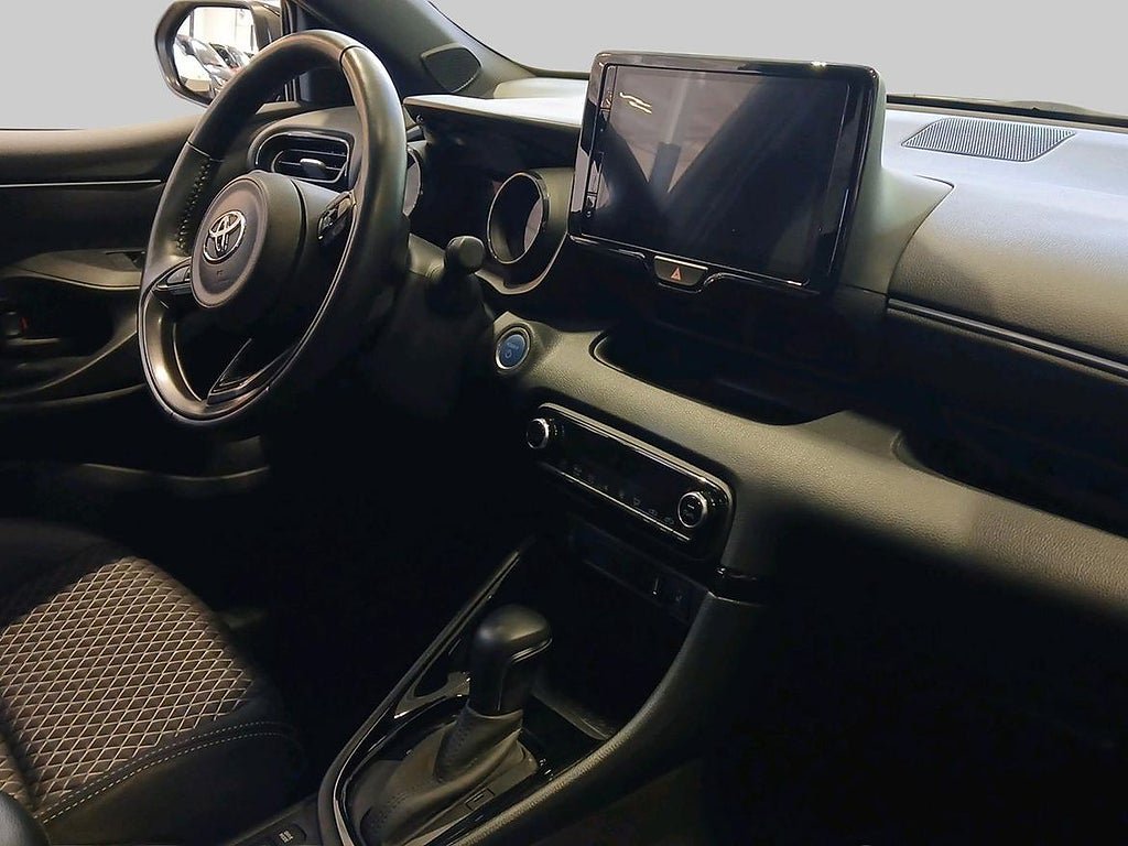 Vehicle Image 10