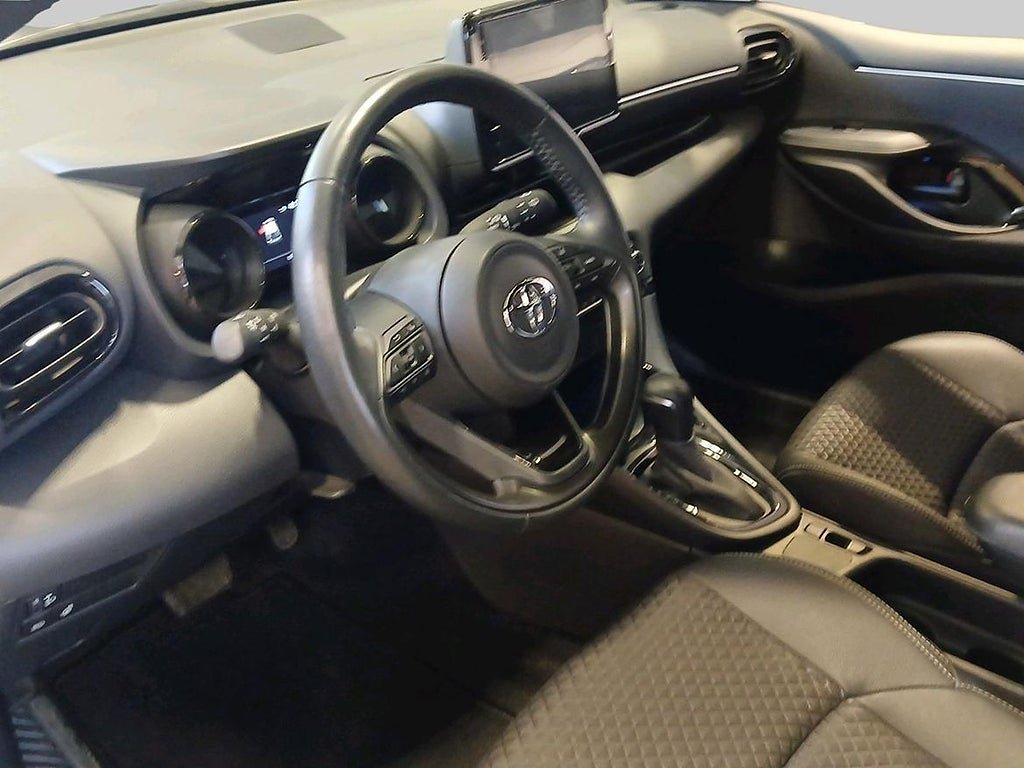 Vehicle Image 14
