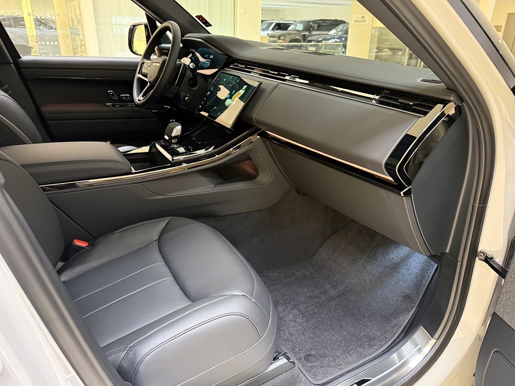 Vehicle Image 16