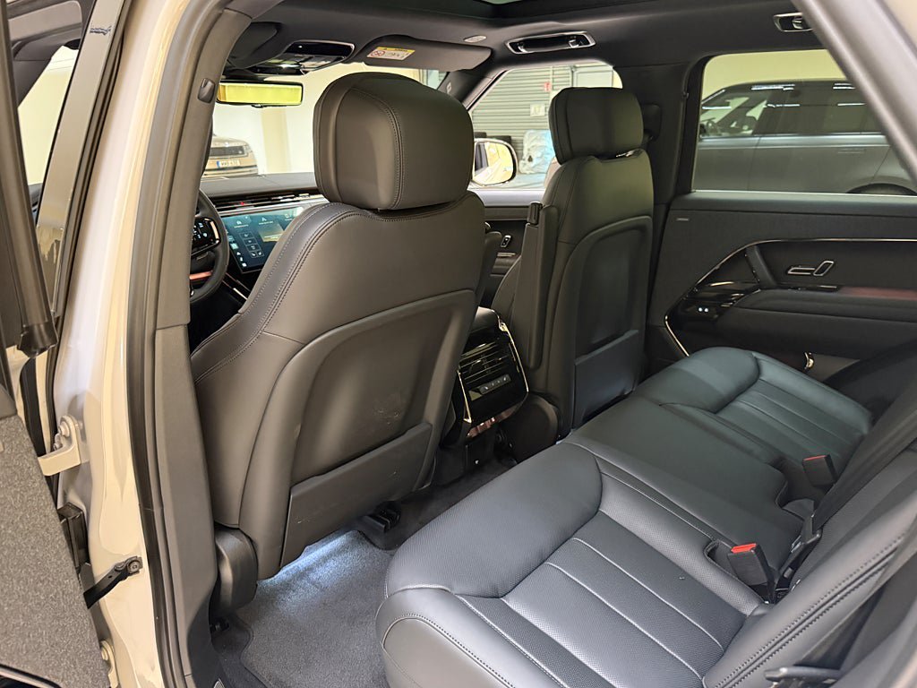 Vehicle Image 19