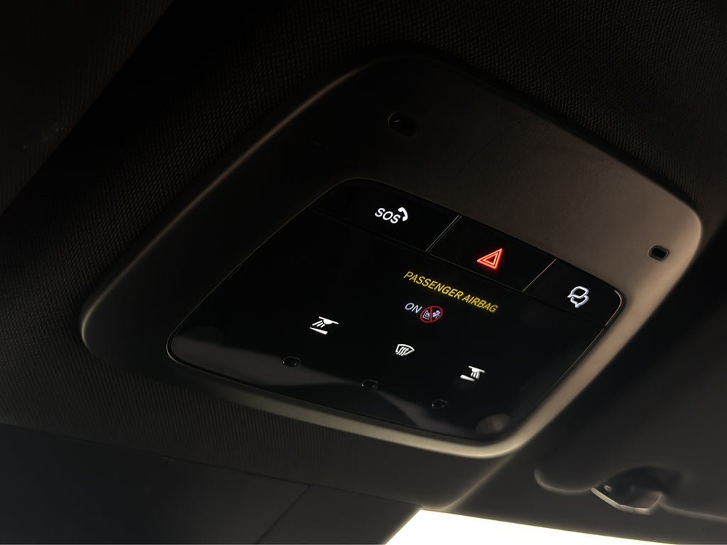 Vehicle Image 32