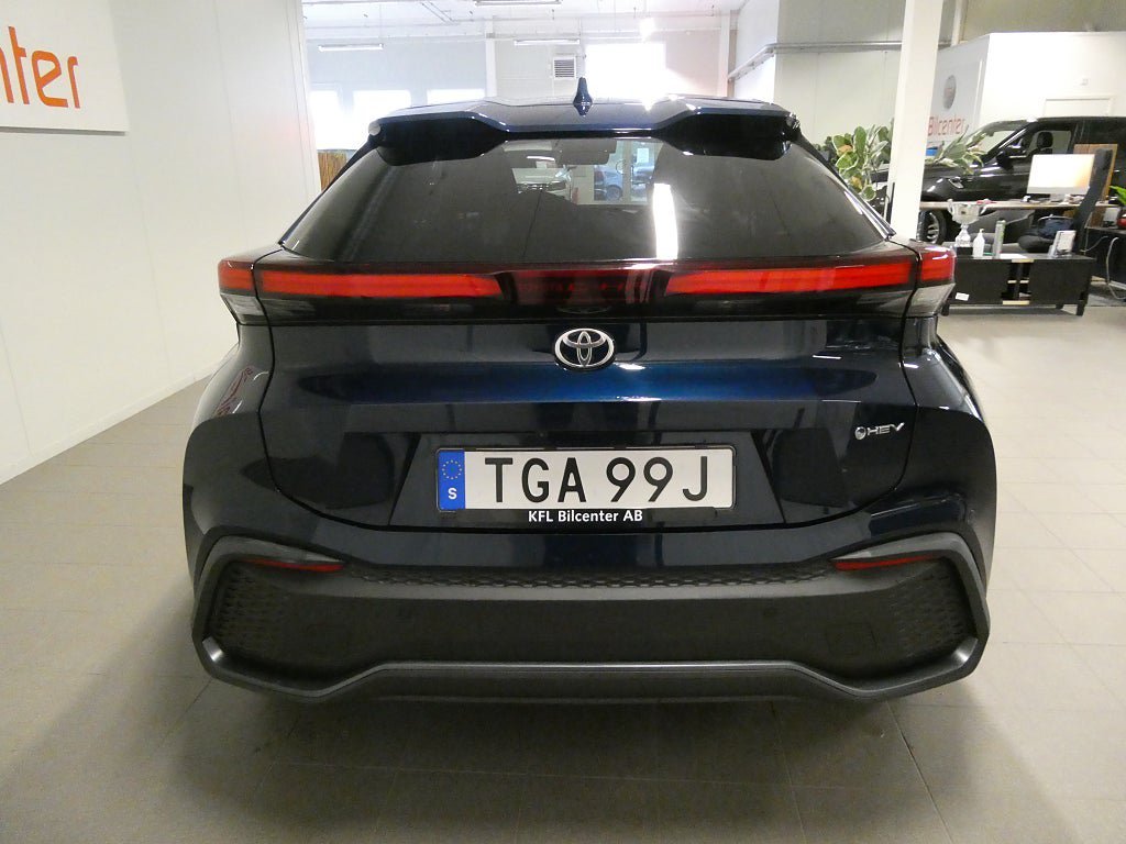 Vehicle Image 5