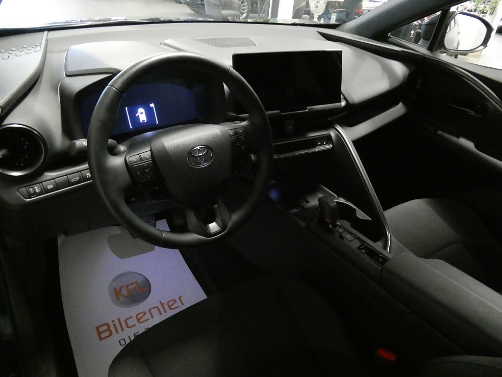 Vehicle Image 10