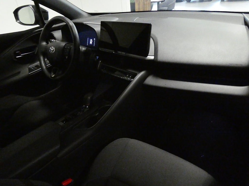 Vehicle Image 11