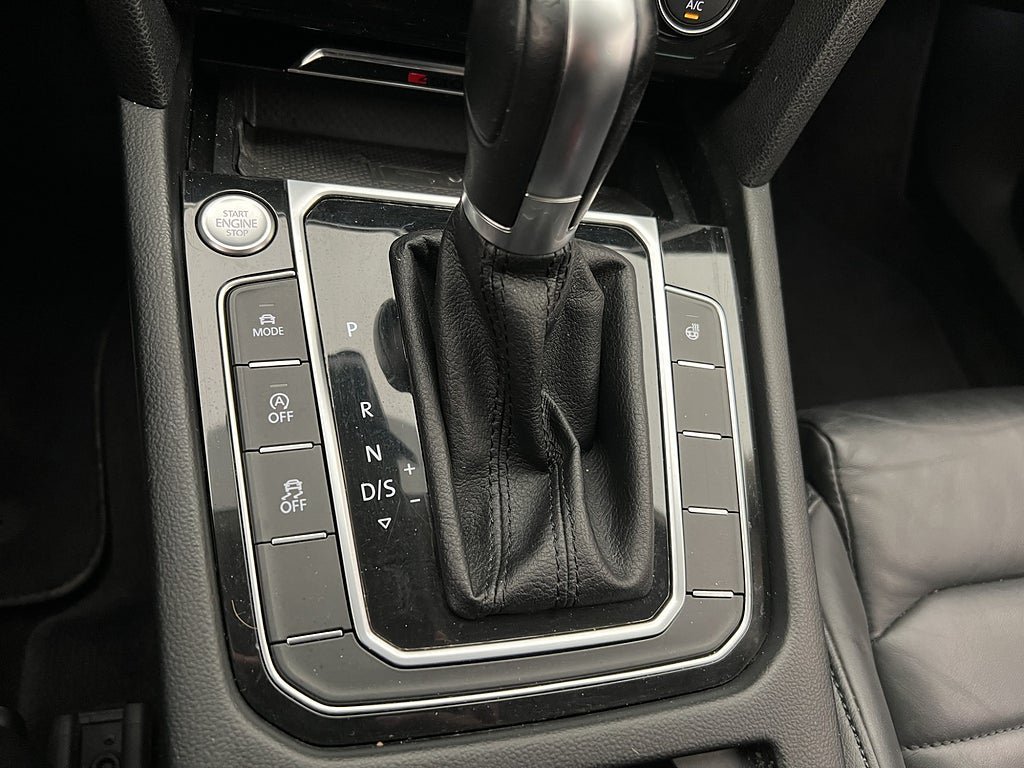 Vehicle Image 24