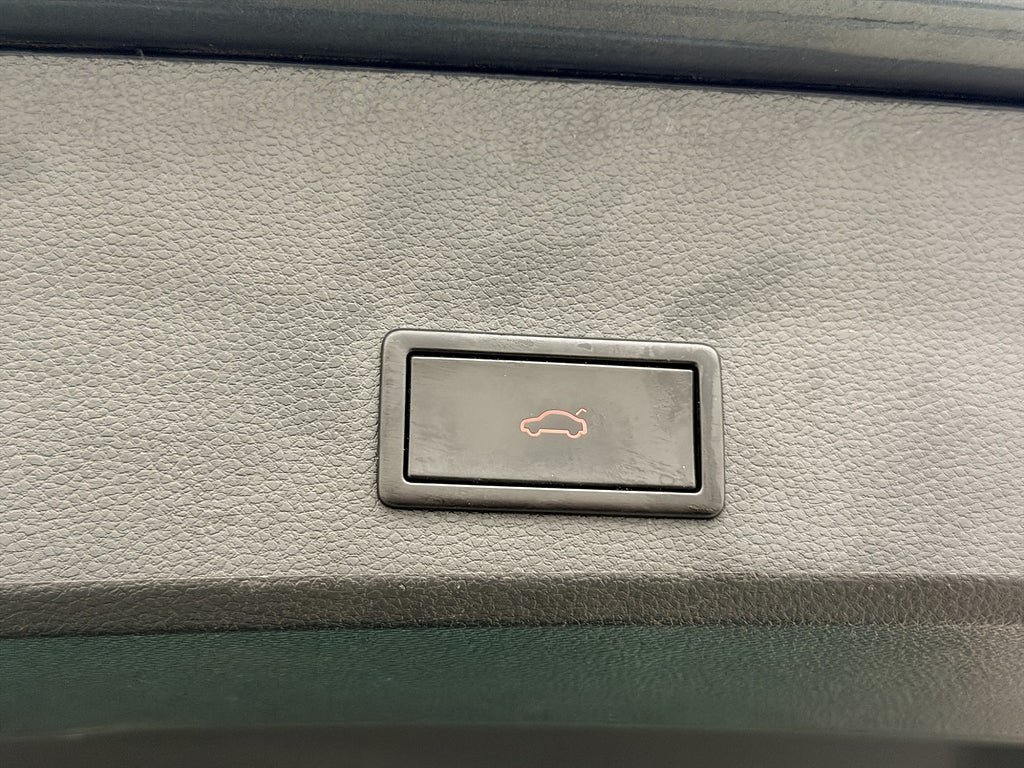 Vehicle Image 28