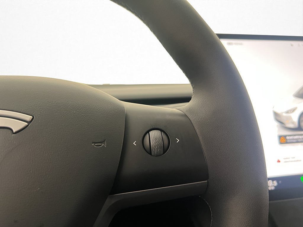 Vehicle Image 27