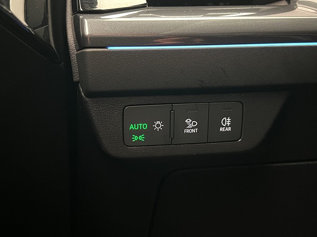 Vehicle Image 26