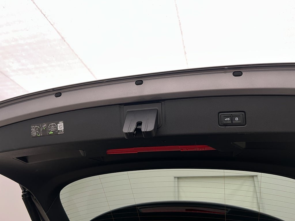 Vehicle Image 28