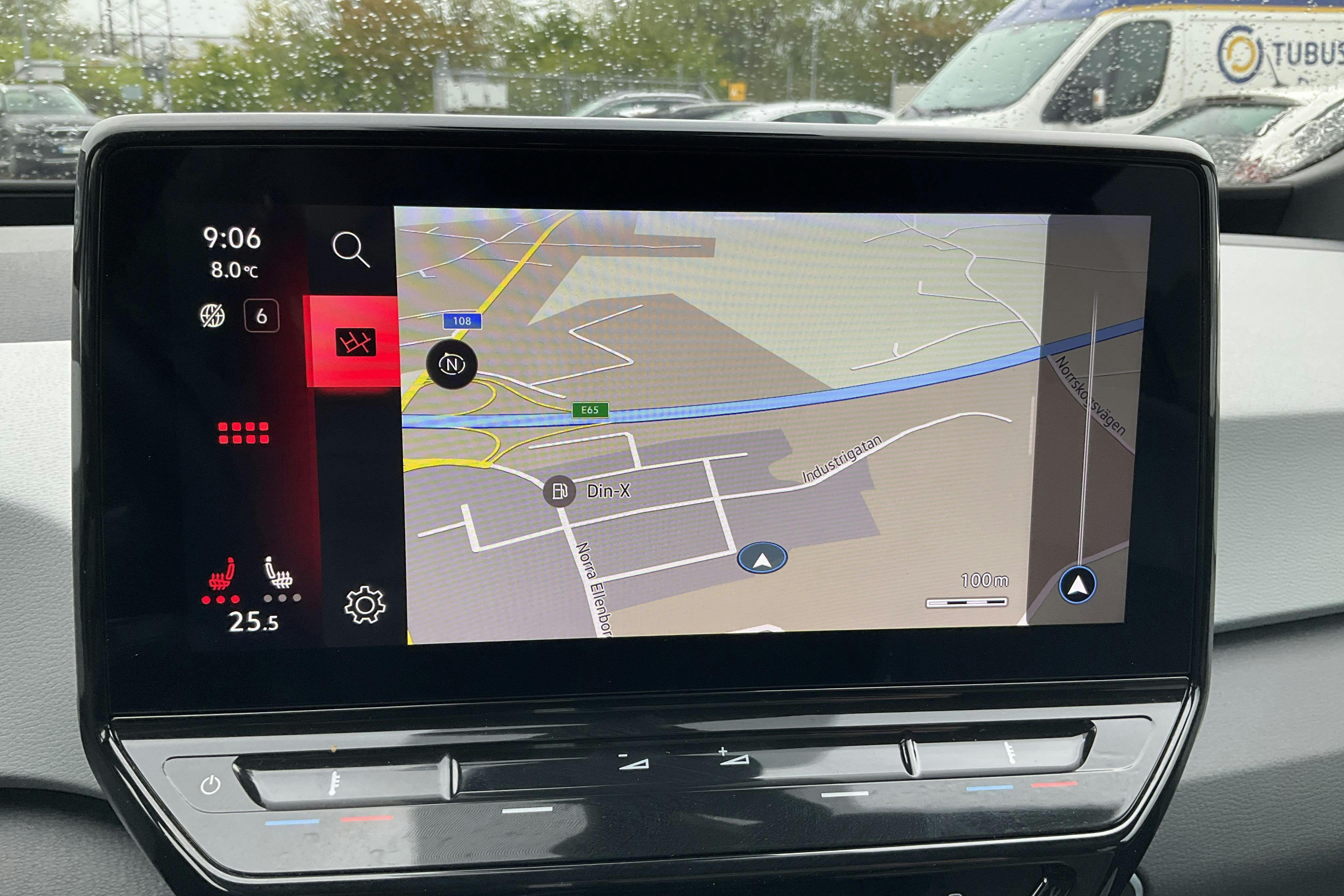 Vehicle Image 11