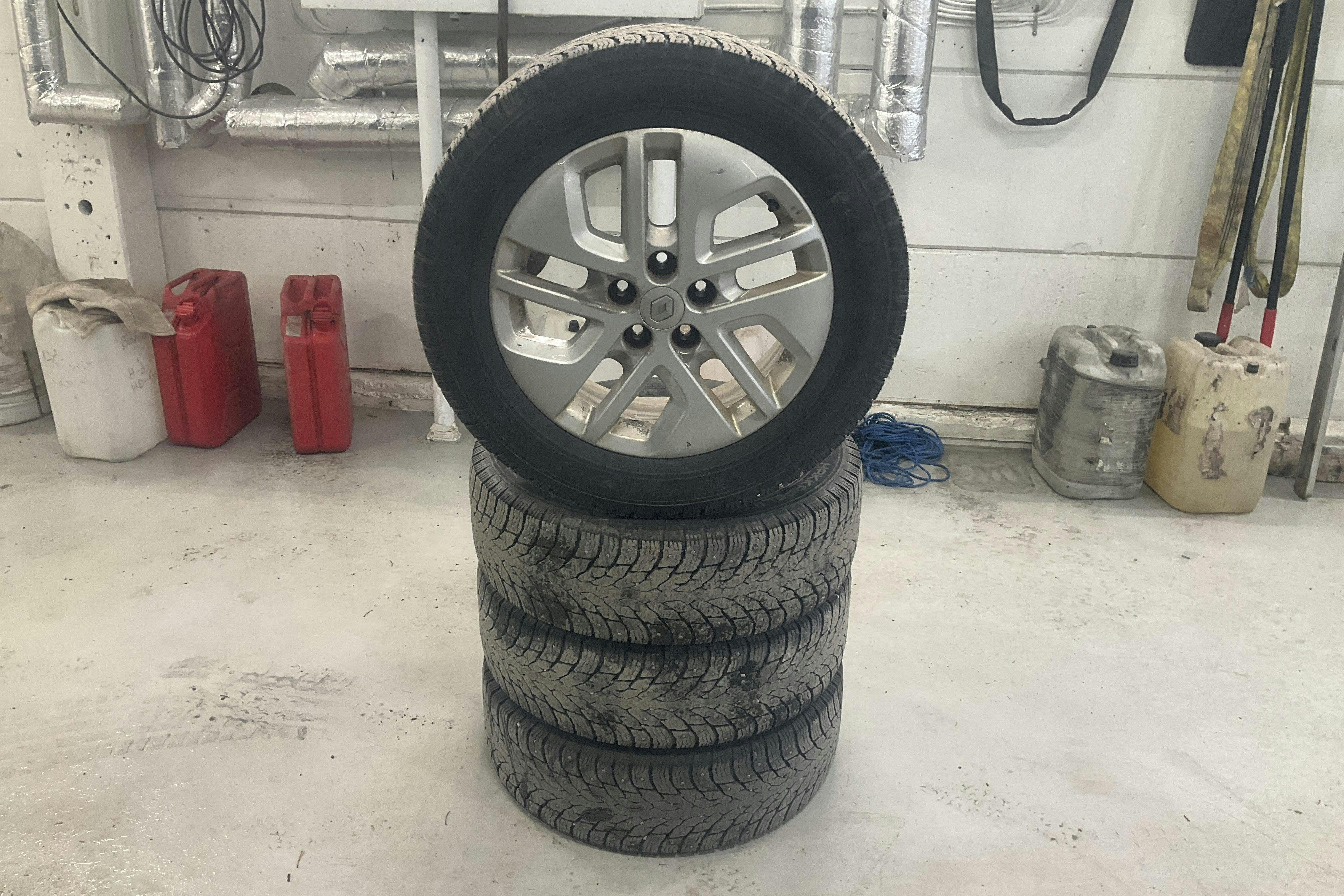 Vehicle Image 12