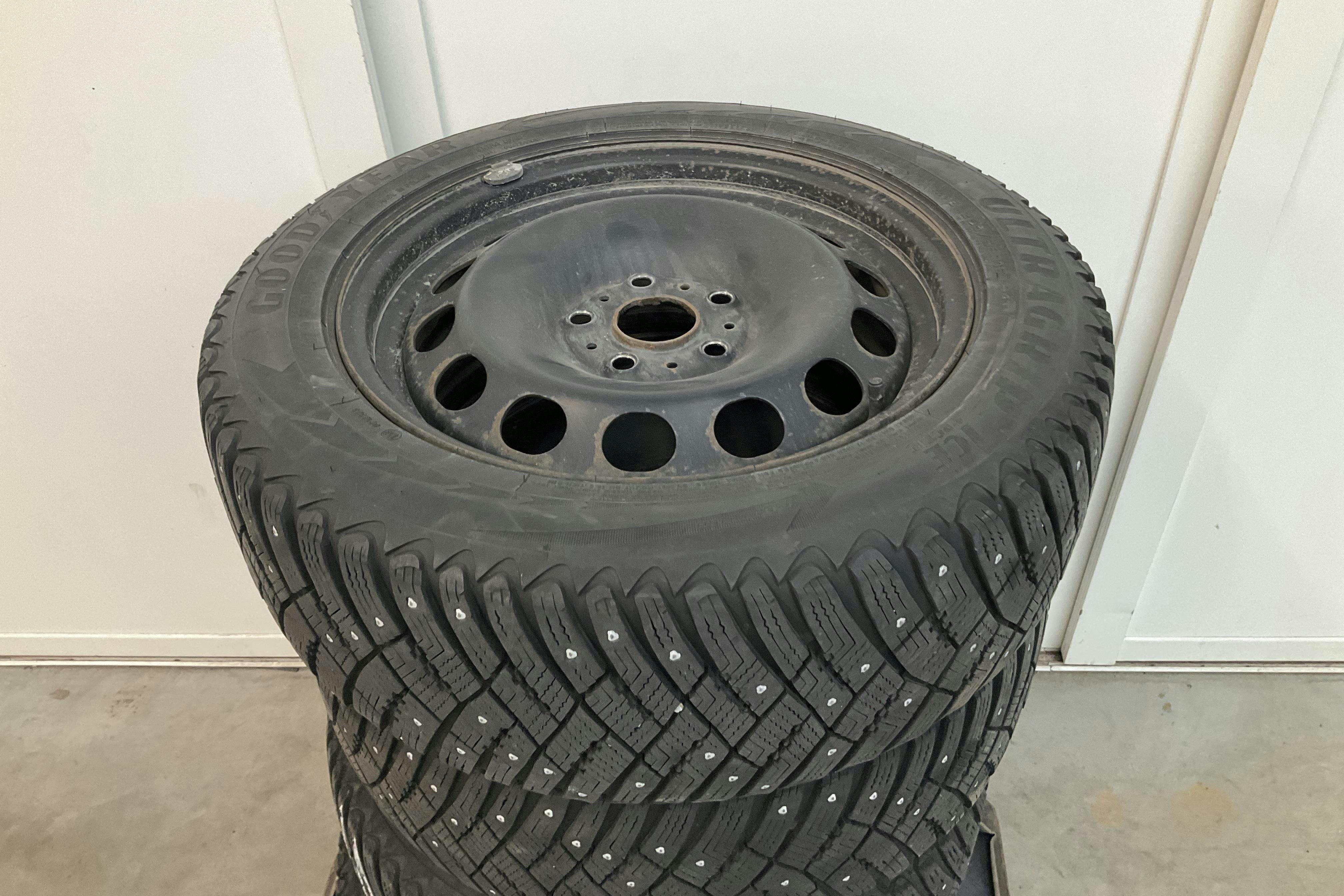 Vehicle Image 13