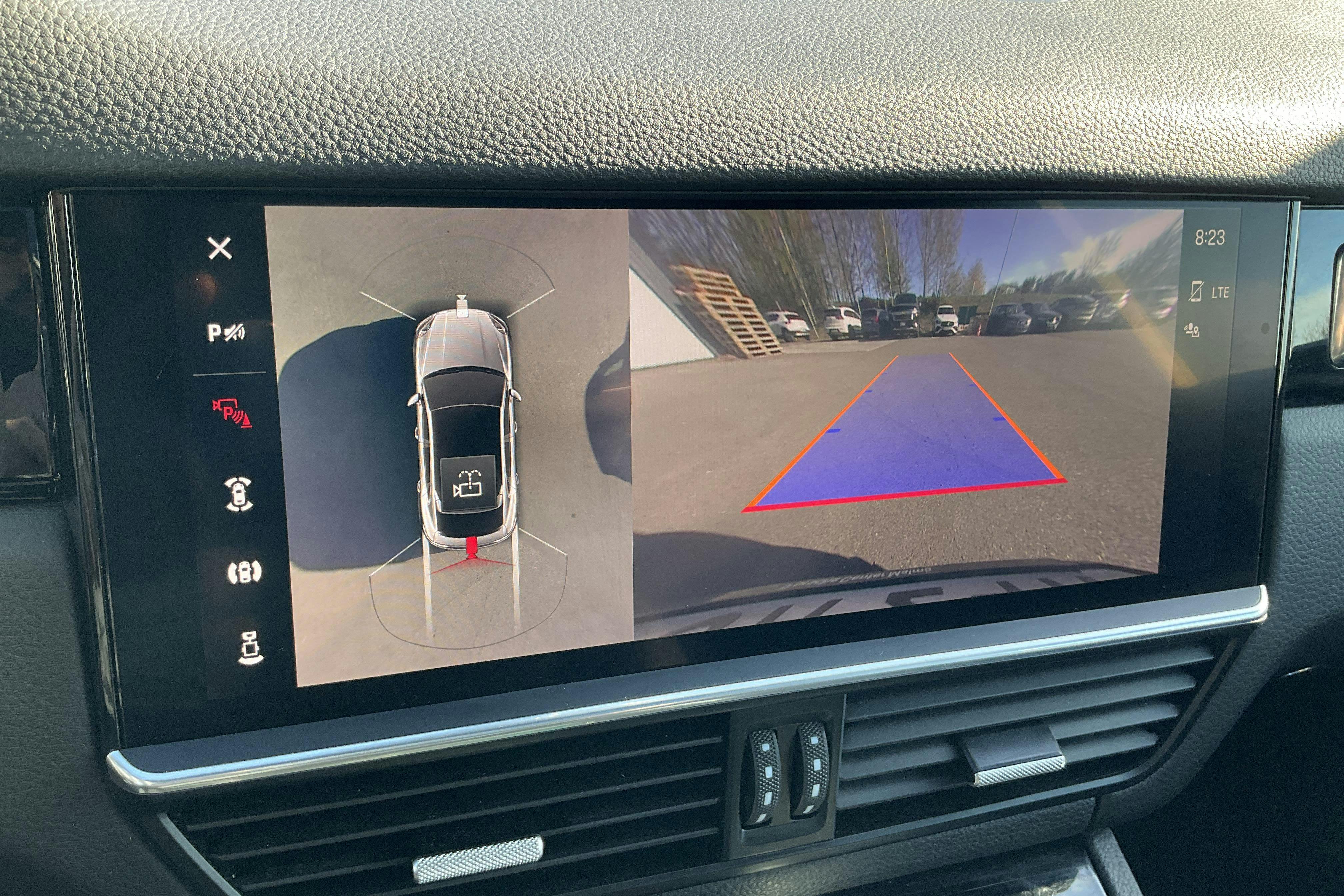 Vehicle Image 12