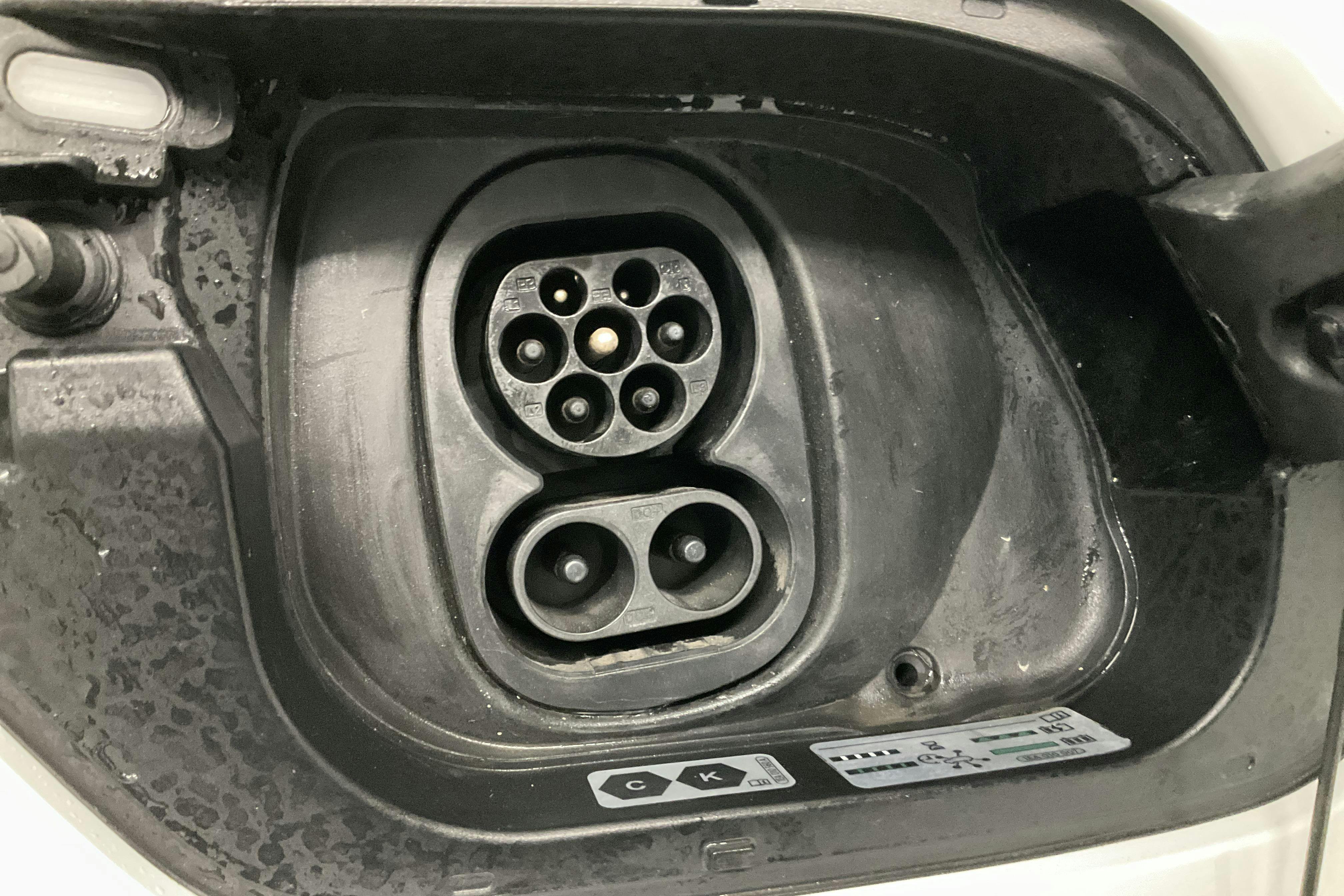 Vehicle Image 16