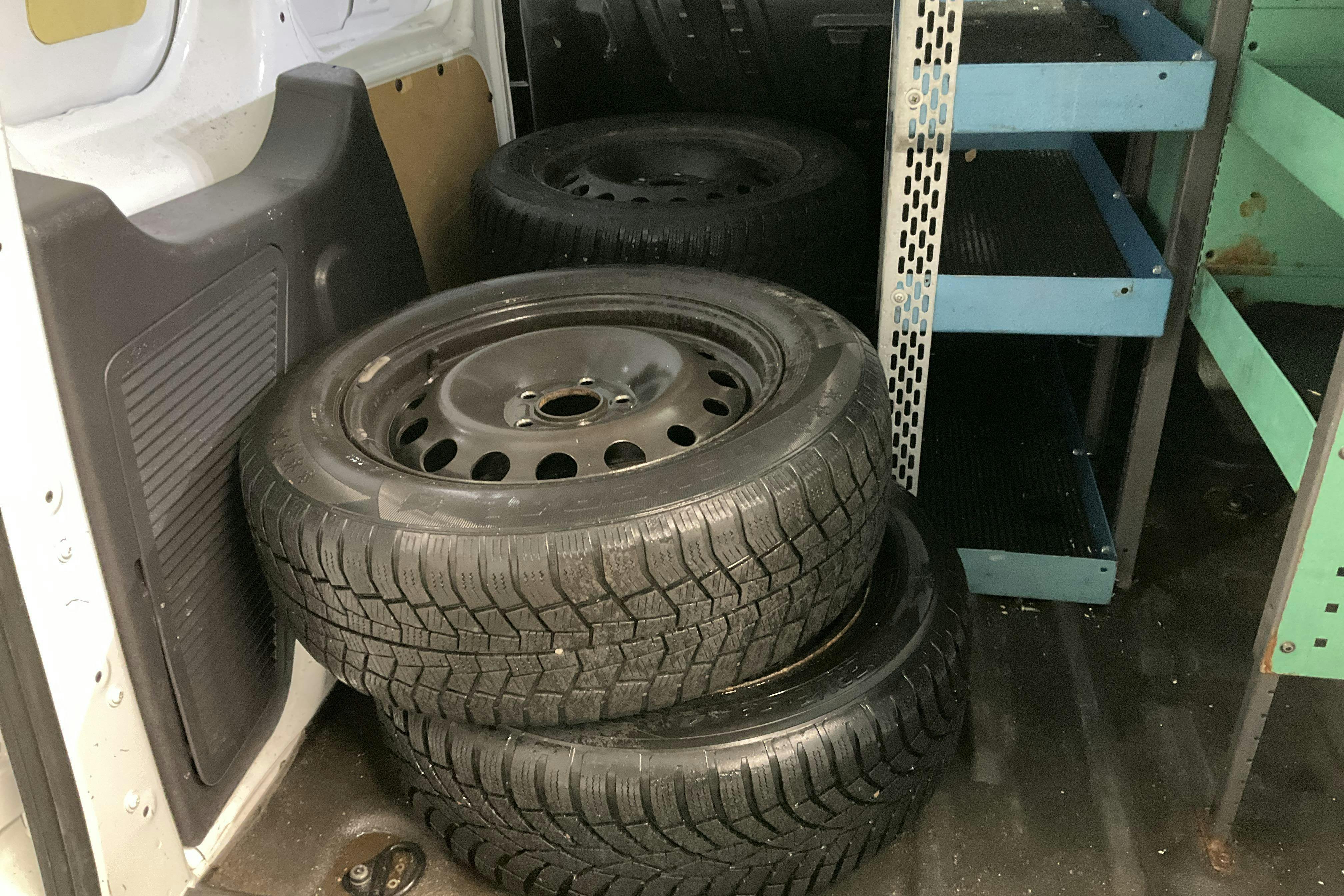 Vehicle Image 13