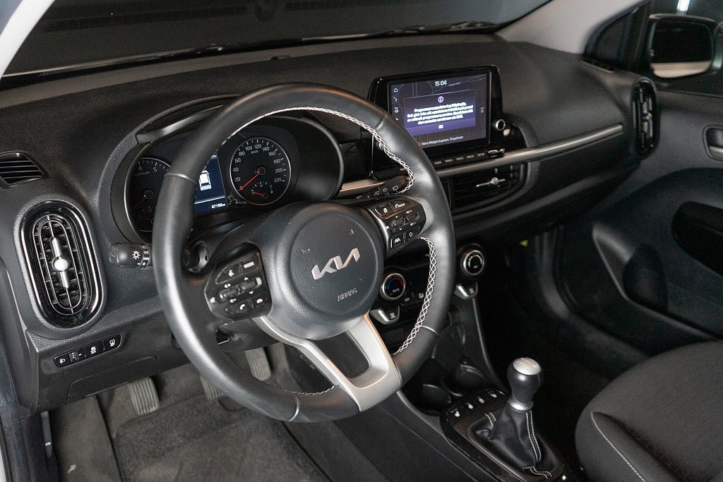 Vehicle Image 12