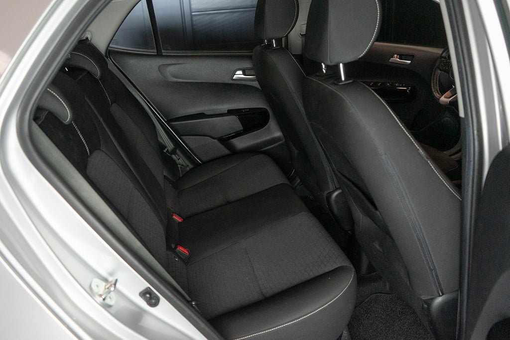 Vehicle Image 17