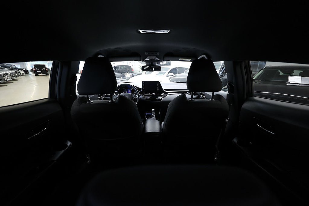 Vehicle Image 10
