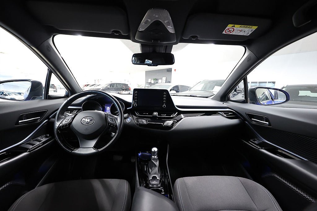 Vehicle Image 12