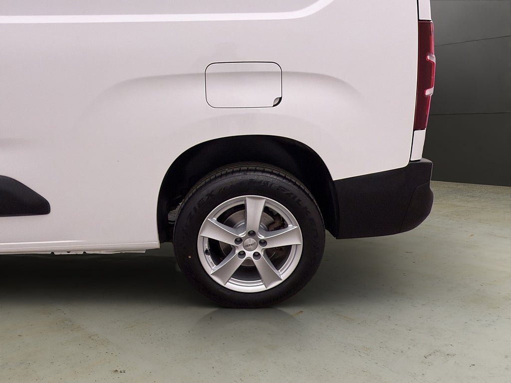 Vehicle Image 23