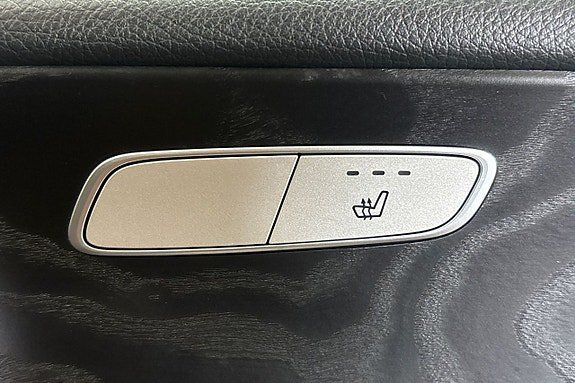Vehicle Image 29