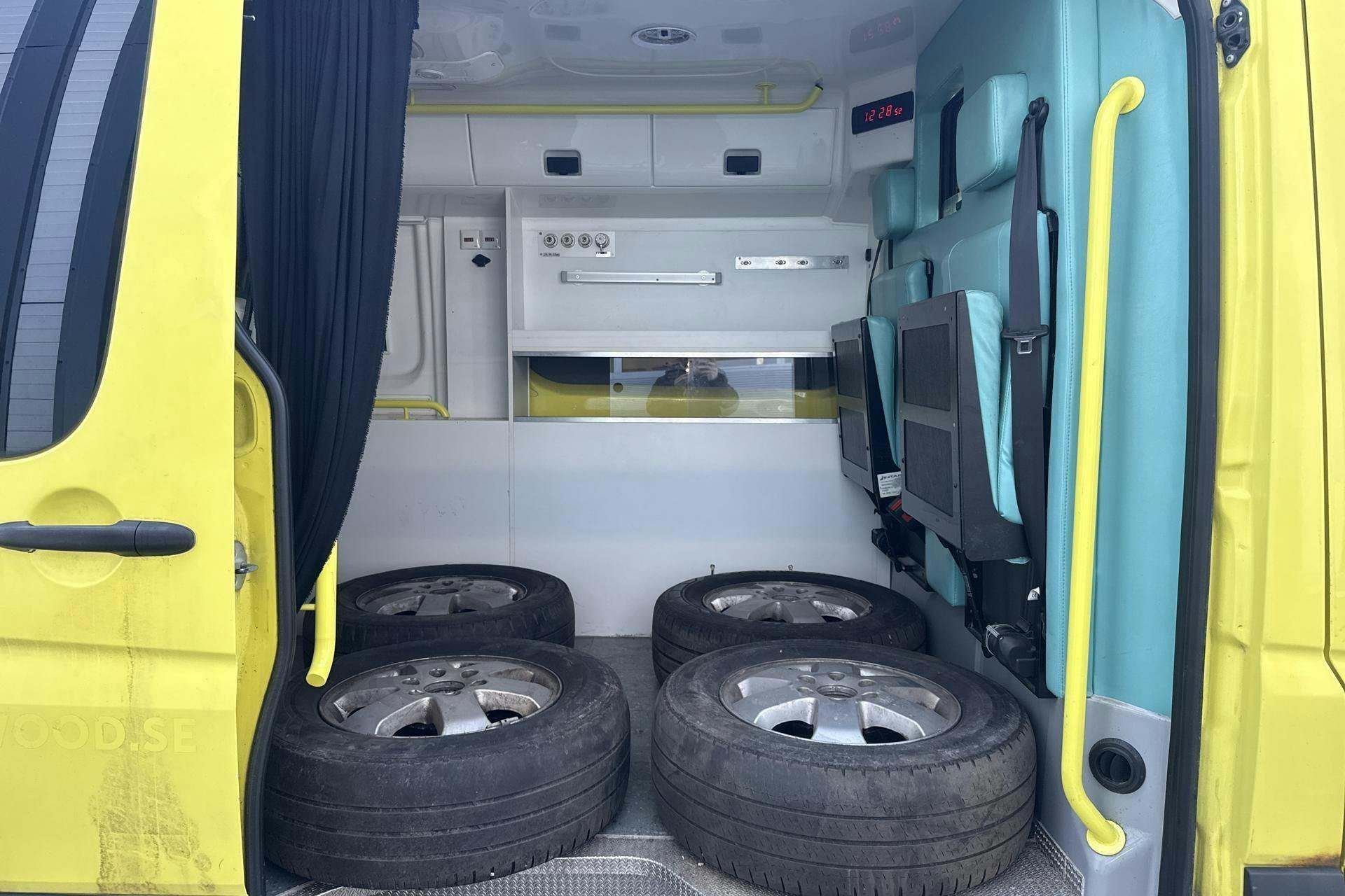 Vehicle Image 8