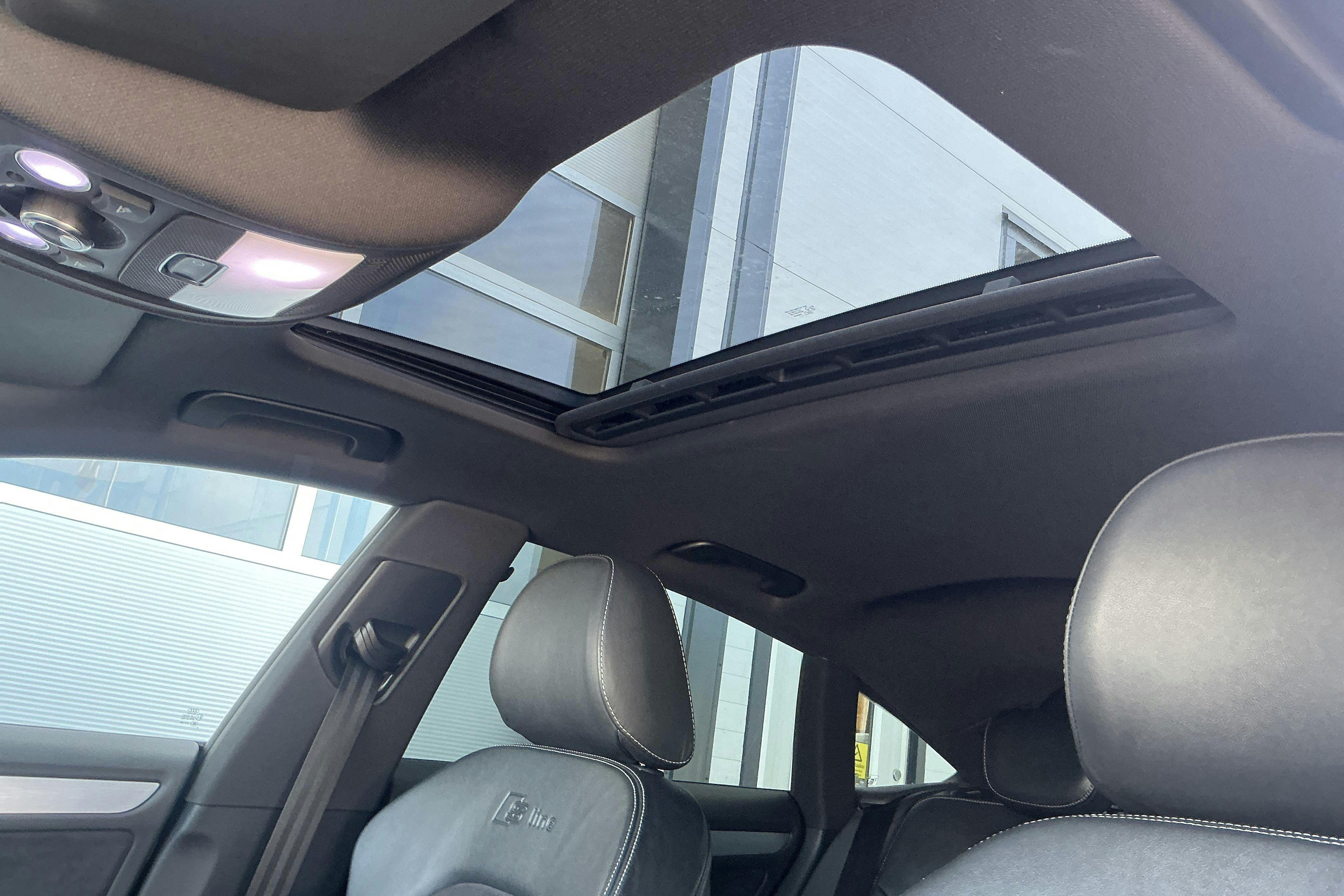 Vehicle Image 13