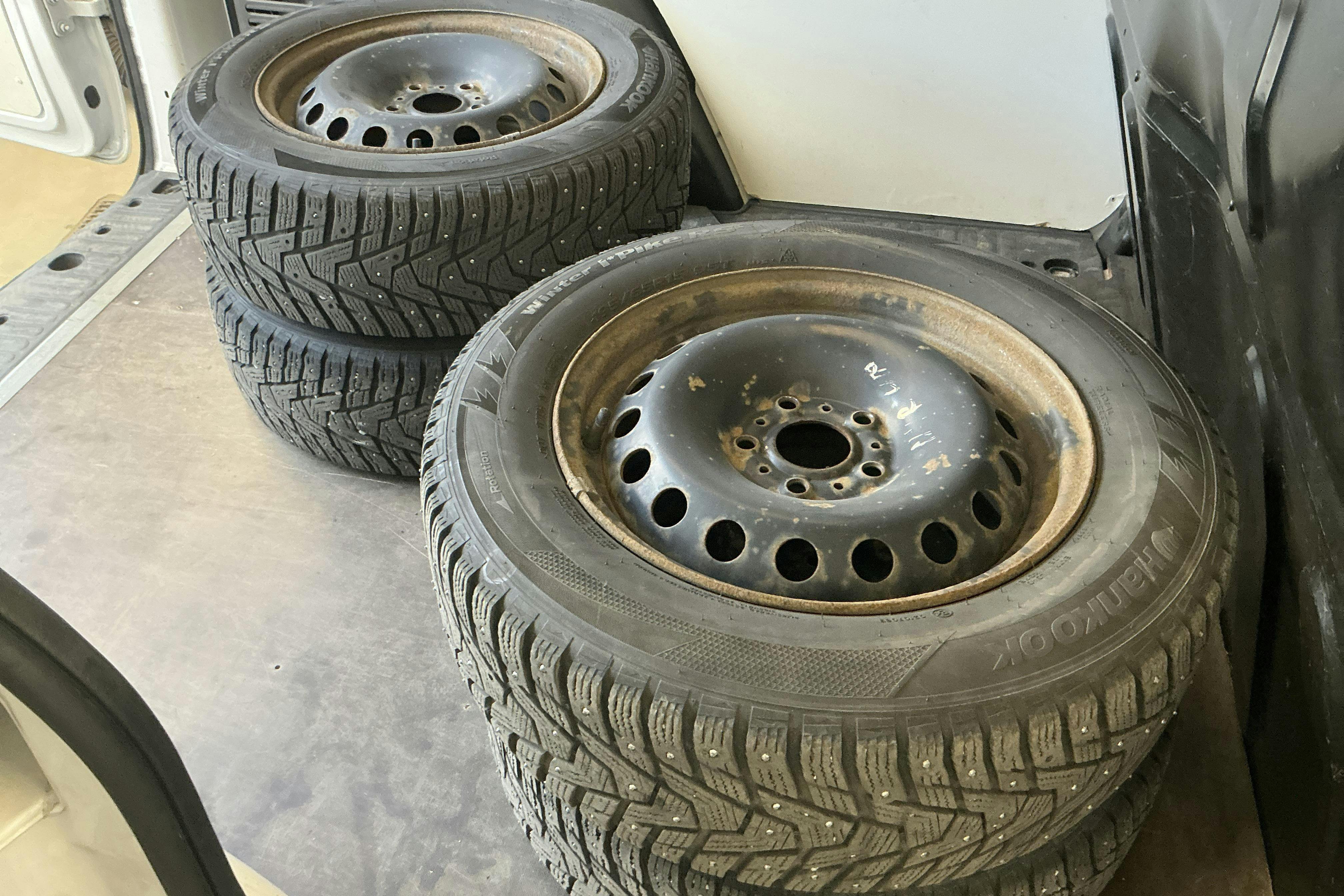 Vehicle Image 12