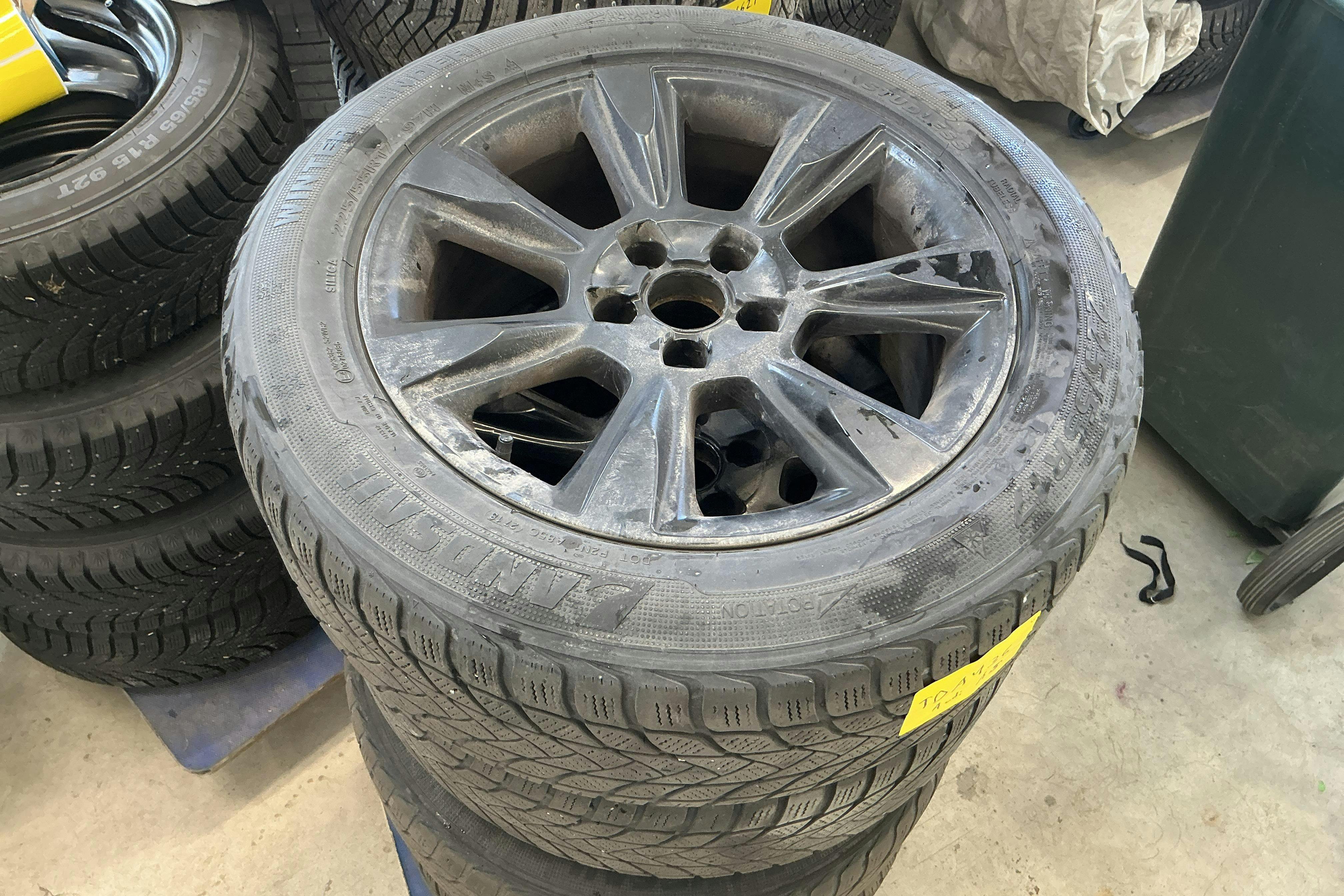Vehicle Image 16