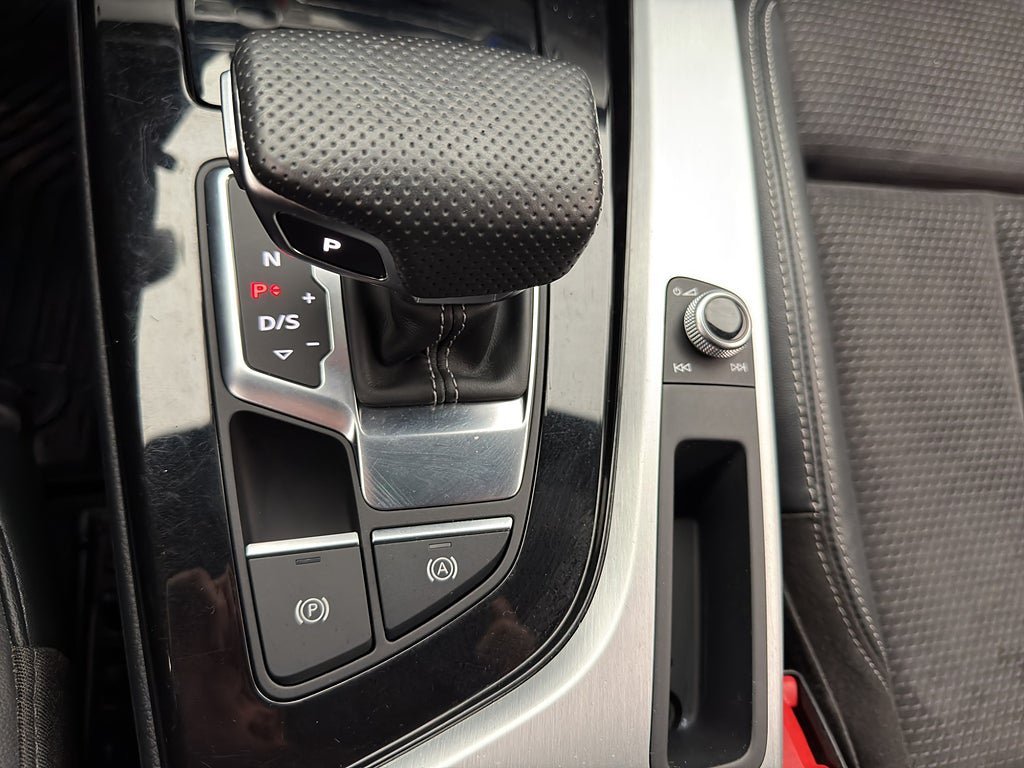 Vehicle Image 22