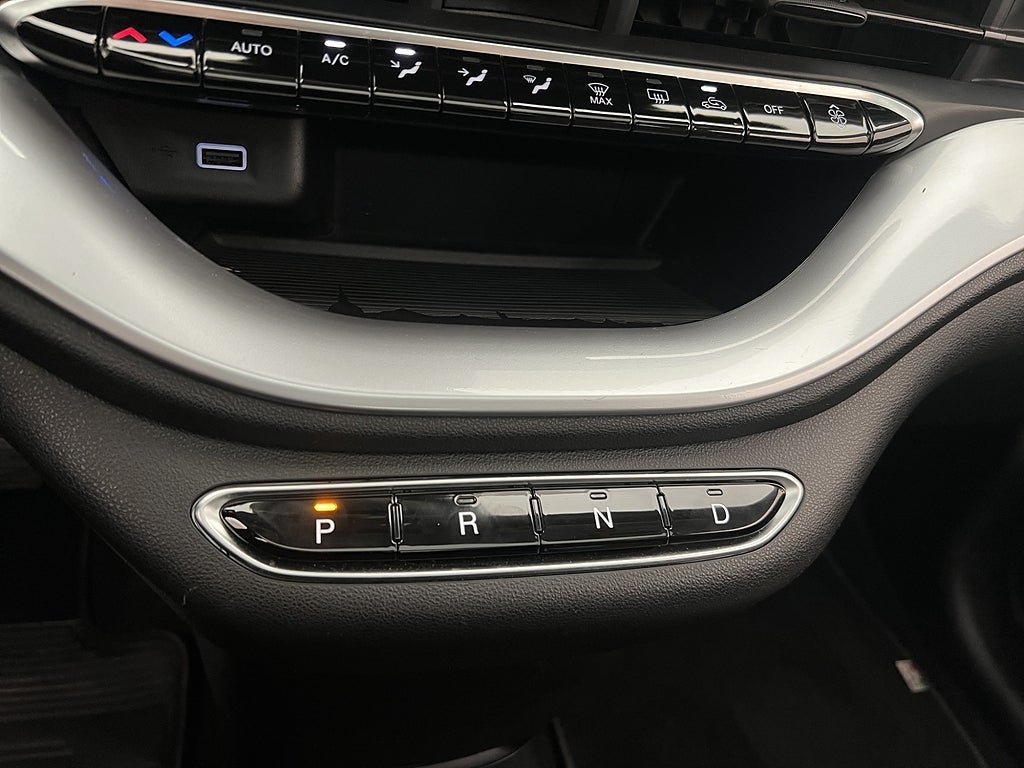 Vehicle Image 27