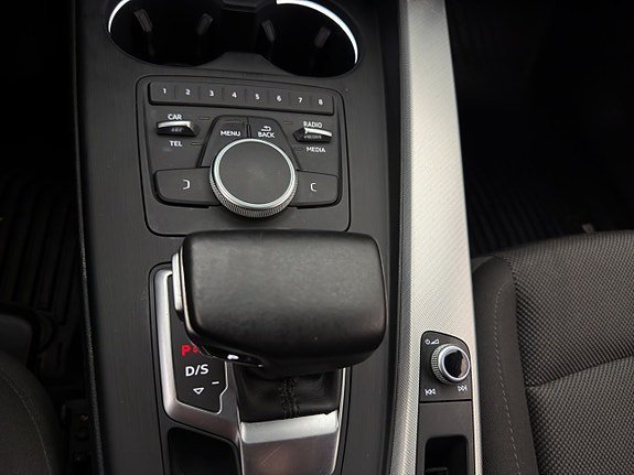 Vehicle Image 22