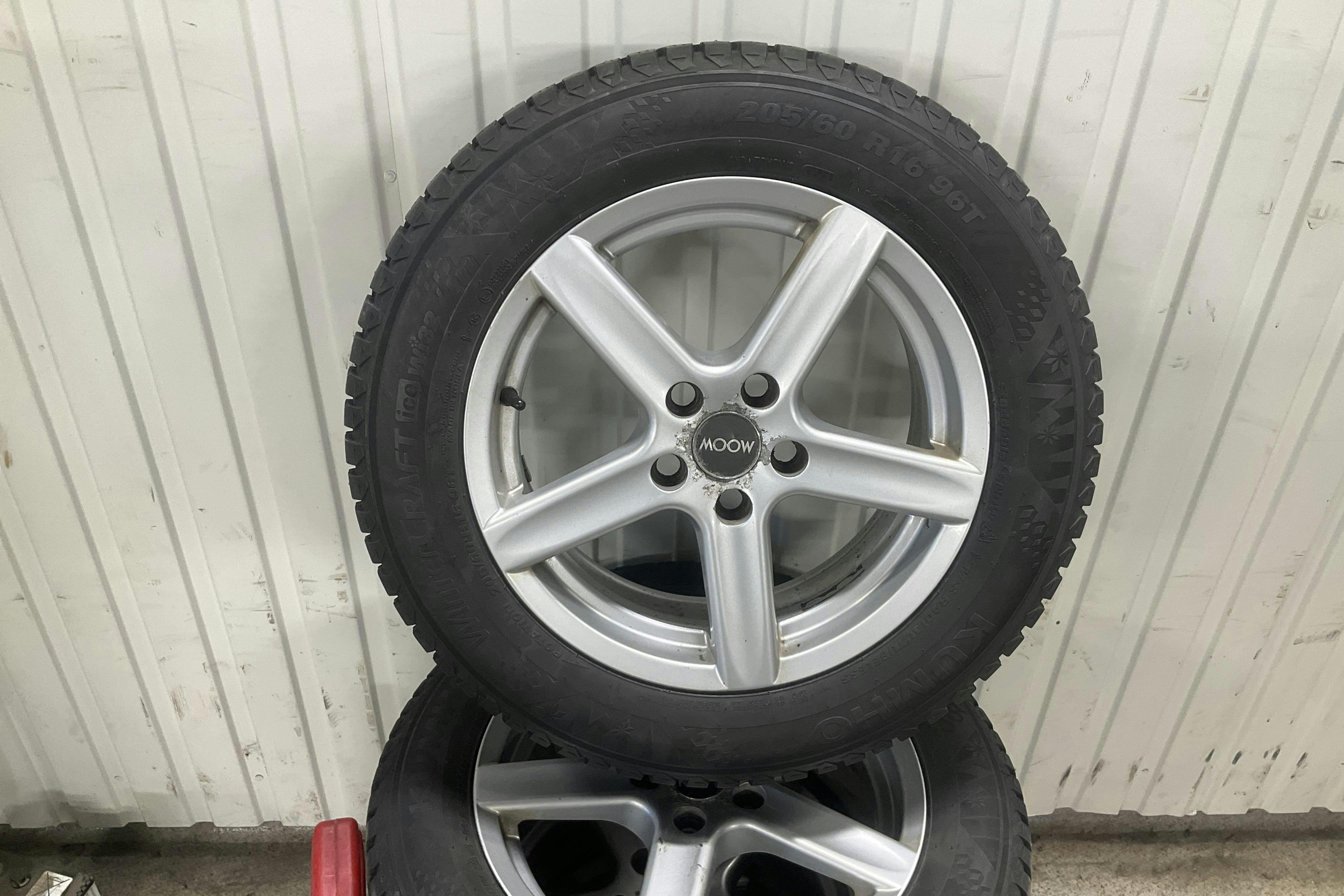 Vehicle Image 13