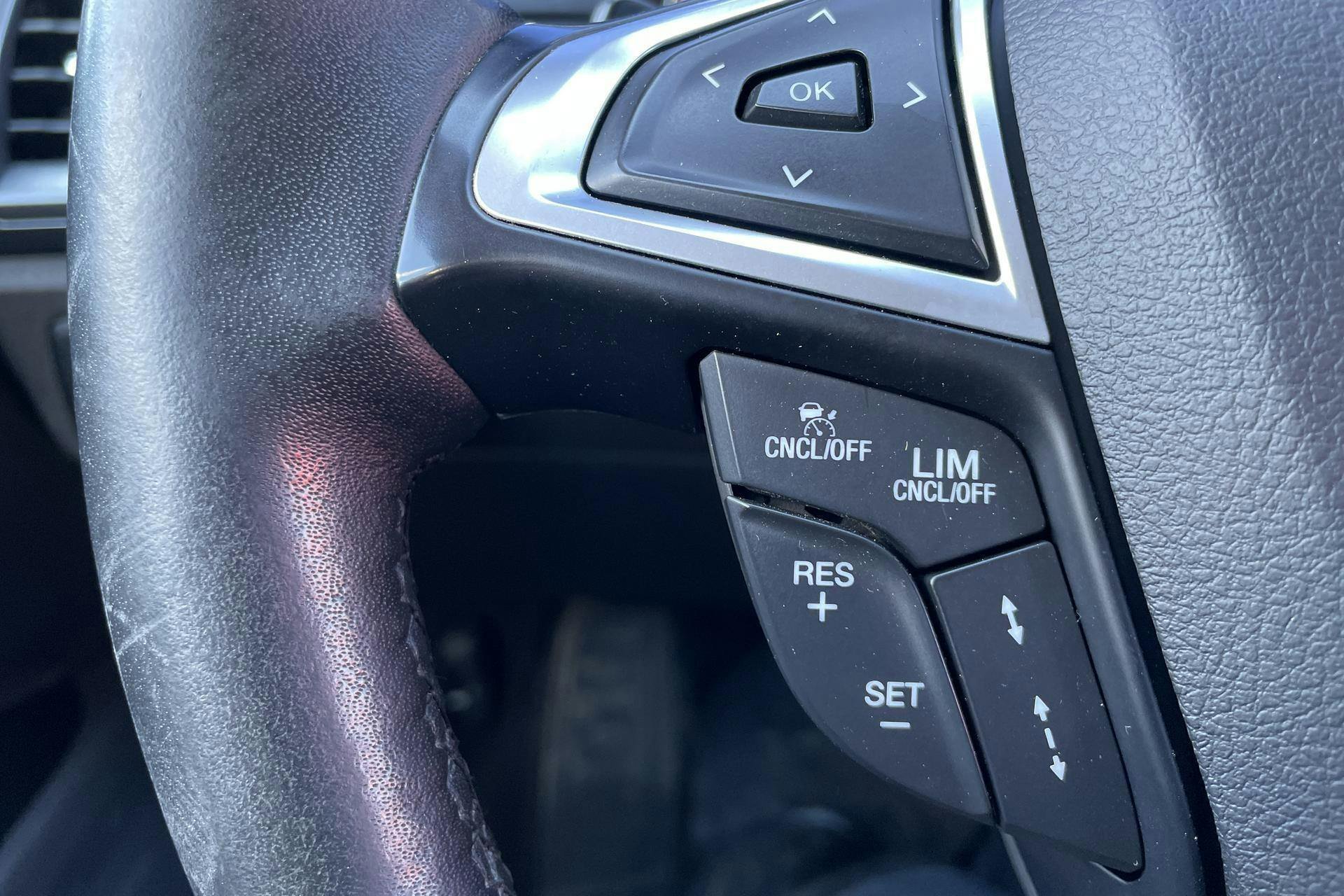 Vehicle Image 17