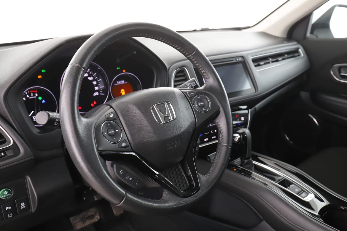Vehicle Image 12